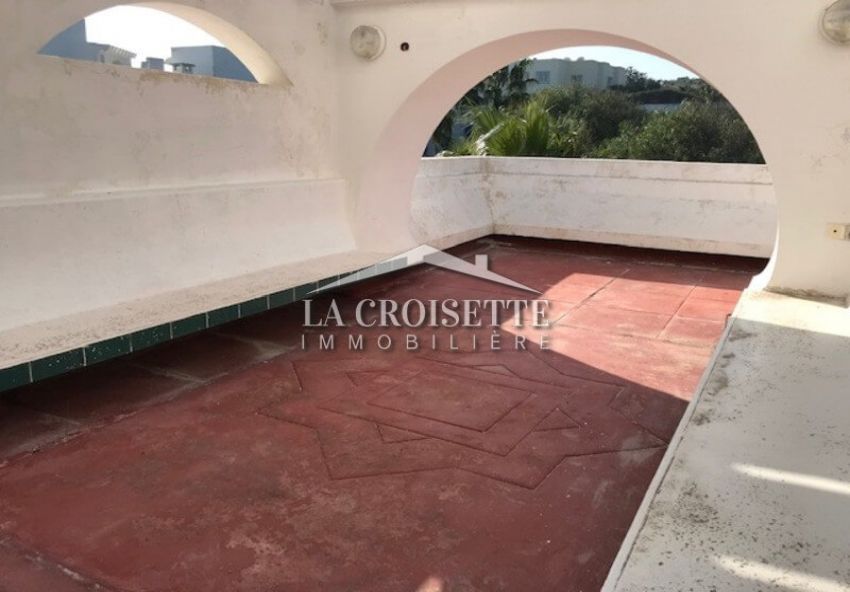 Villa S+4 Avec Piscine à Gammarth MVL0118