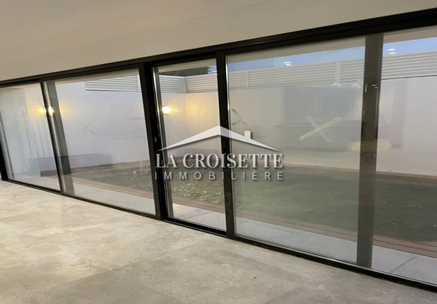 Triplex S+5 avec piscine à Gammarth MDL0570