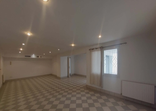 ENNASR 2 :  VILLA DE PRESTIGE AVEC PISCINE À LOUER