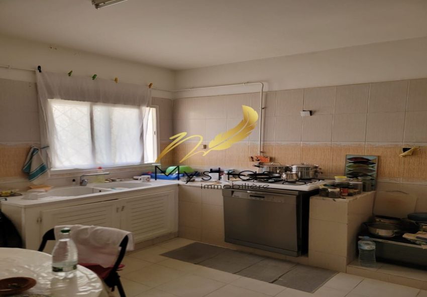 A vendre un appartement S+3 aux Jardins d'El Menzah