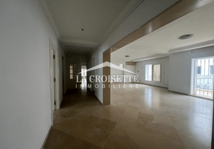 Etage De Villa S+4 à Gammarth MEL0478