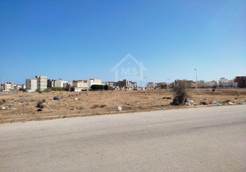 Terrain viabilisé et constructible à vendre à AFH Mrezga