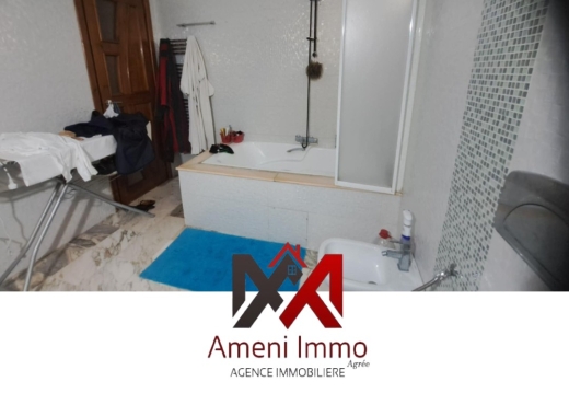 A vendre une villa s+3 à Ezzahra