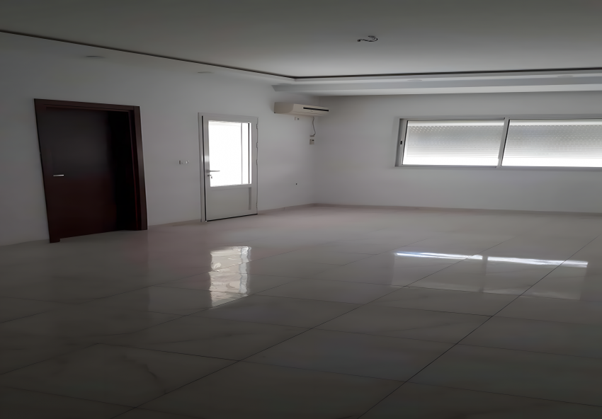 Appartement (S+2) au premier étage d’un immeuble (R+3)