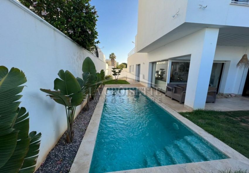 Villa S+4 avec piscine à Gammarth MVV0290