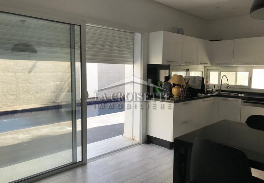 Villa S+6 Avec Piscine à La Marsa MVL1184