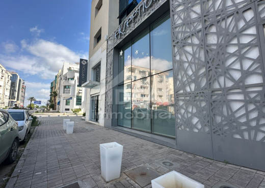 AL LOCAL COMMERCIAL AU LAC1