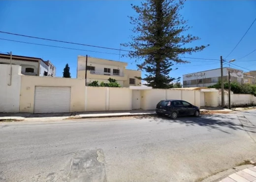 maison À Vendre à SOUSSE - A vendre villa 850m² à cité Zahra - Immobiliere.tn
