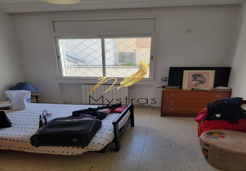 A vendre un appartement S+3 aux Jardins d'El Menzah