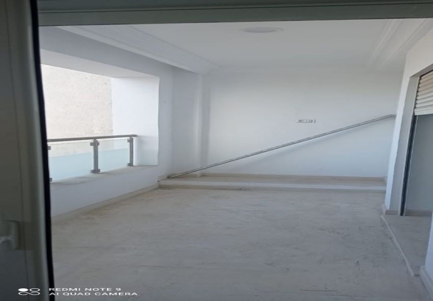 Appartement À Louer à TUNIS - A louer un appartement en S+3 spacieux jamais habité avec une terrasse à Ain Zaghouen - Immobiliere.tn - Photo 2