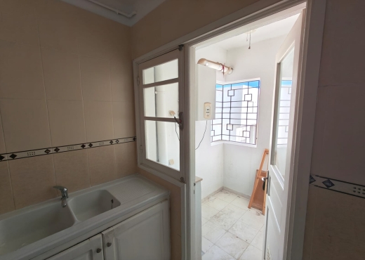 Appartement S+2 sécurisé avec park