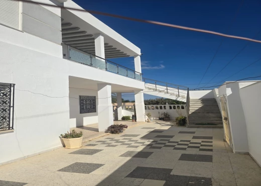 villa À Vendre à SOUSSE - À VENDRE – Superbe villa - Immobiliere.tn
