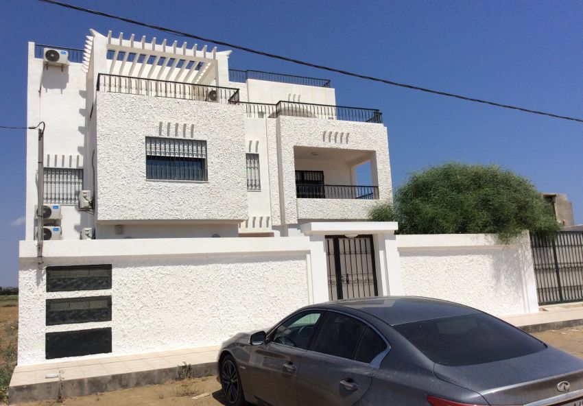 Villa Haut standing à Kelibia secteur (Ain Grenz), construction 2018, quatre étages séparés