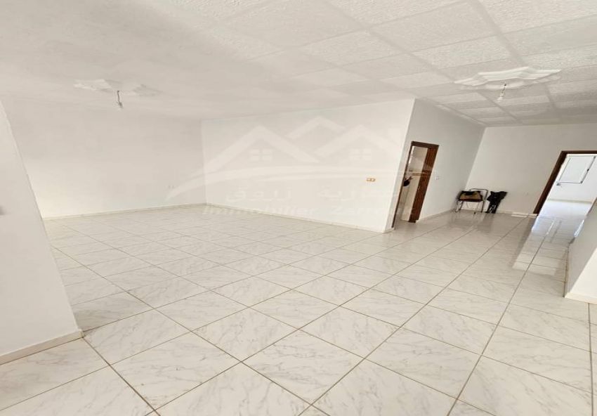 vente  Petite villa  Située à  bhira