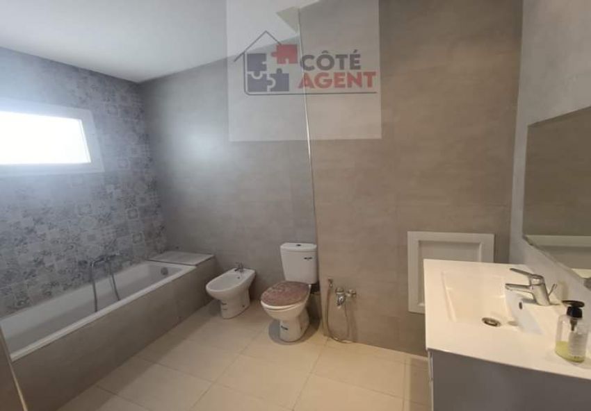 Appartement À Louer à ARIANA - A louer un appartement S+2 avec jardin ,place parking et cellier - Immobiliere.tn - Photo 3