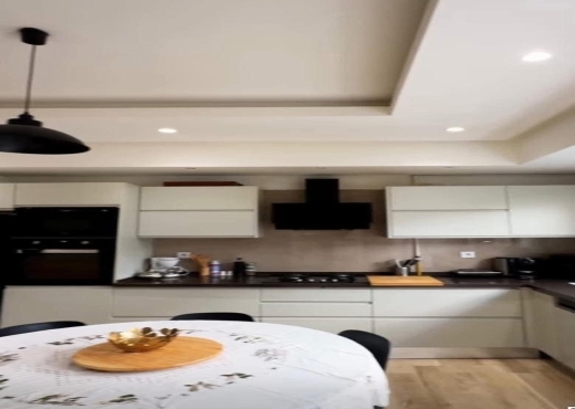 À Vendre Triplex S+4 La Soukra