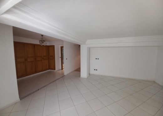 📍EL MENZAH 9 A – VILLA MODERNE AVEC JARDIN USAGE