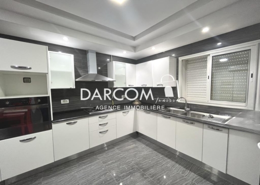 à louer Duplex de 298 m² aux JC