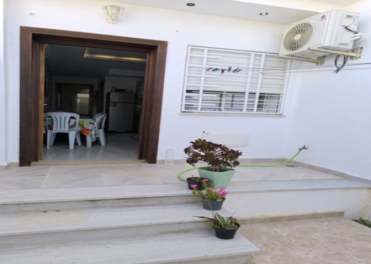 appartement RDC à 150 m de la plag