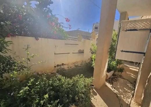 A VENDRE: Villa S+3 à Chott Mariem