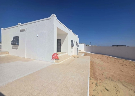 MAISON AVEC TERRAIN À HOUMT SOUK D