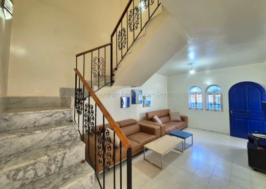 maison À Louer à MEDENINE - Maison S+4 avec piscine à Midoun - Immobiliere.tn - Photo 9