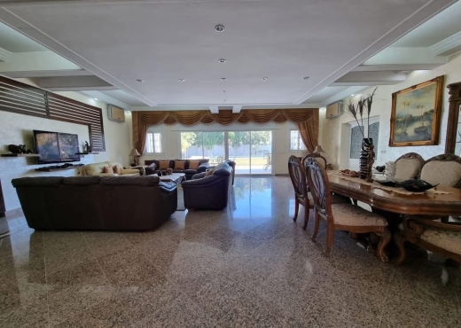 A Vendre Villa S+5 HS La Soukra