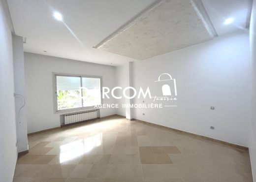 à louer Duplex de 298 m² aux JC