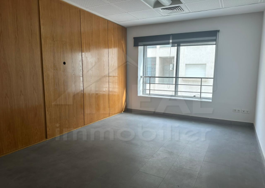 AL Bureau 220m² au Lac2