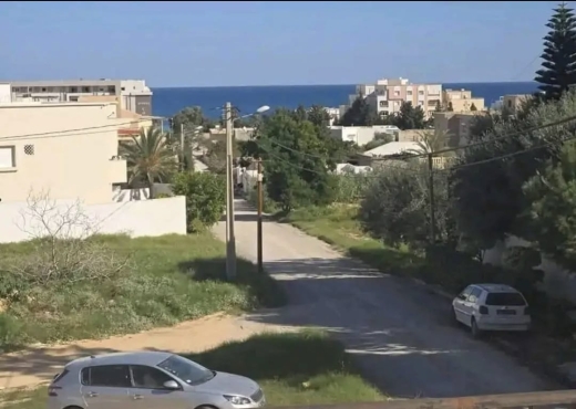 A VENDRE: Villa S+3 à Chott Mariem