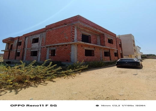 a vendre 4 appartements au centre ville elhaouaria