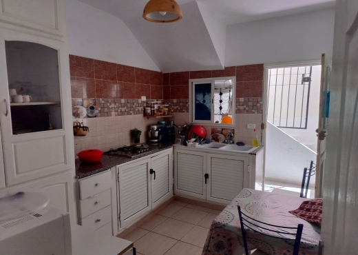 A vendre maison propre bessbesya hamammet