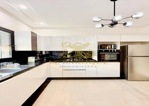 À Vendre Villa Neuve S+4 avec Piscine Gammarth