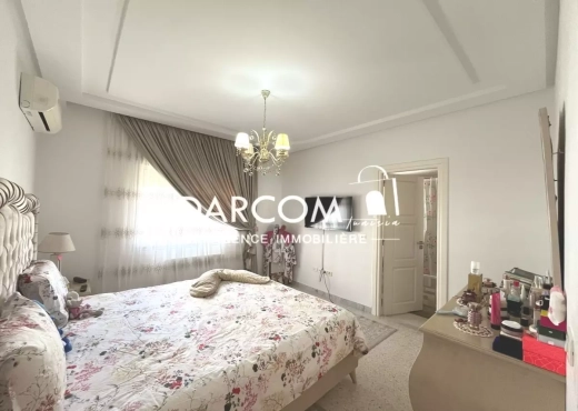 opportunité s+4/190 m² cité wahat