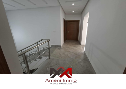 villa s+3 à Cité EL hidhab