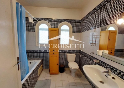 Duplex S+4 avec jardin  à la Marsa