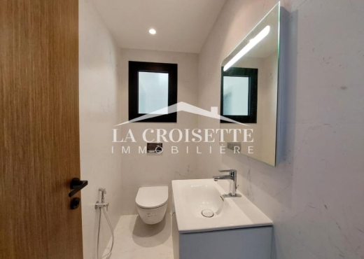 S3 aves terrasse à La MarsaMAL1998