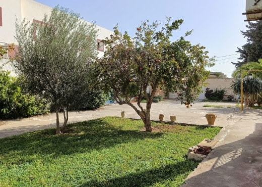 à vendre une villa à la soukra