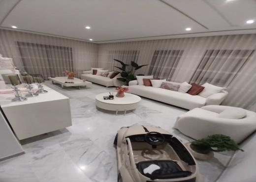 A Vendre appart  S+3 HS La Soukra