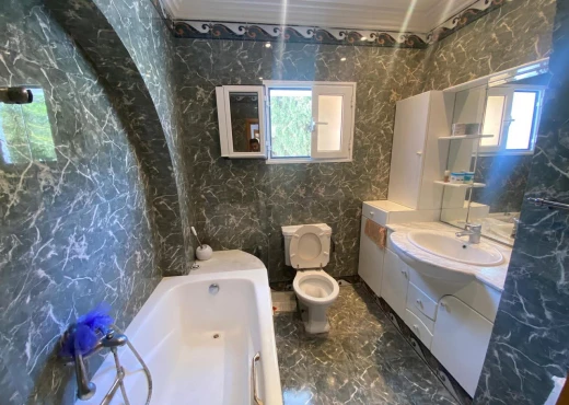 villa À Vendre à SOUSSE - VILLA S+5 STYLE USA AVEC PISCINE EN VENTE À KANTAOUI - Immobiliere.tn - Photo 8