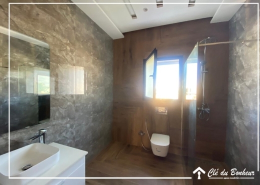 une bellle villa avec piscine à chotrana 3