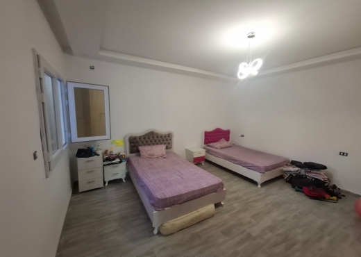 Maison d’angle neuve 2025 avec jar