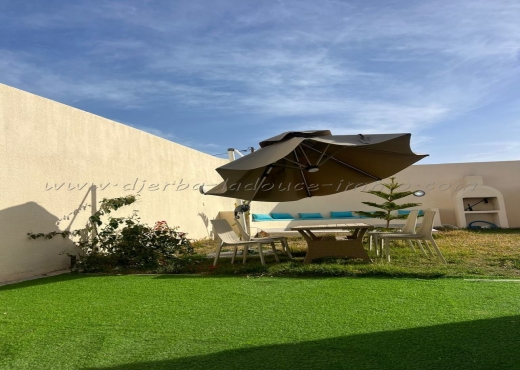 À LOUER À L’ANNÉE MAISON  A DJERBA