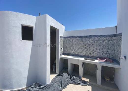 A VENDRE Villa S+4  Piscine Ghizen