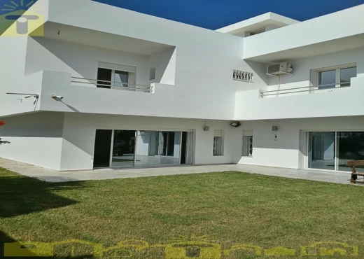 villa À Vendre à NABEUL - 🏡 À VENDRE – Villa S+5 avec studio | AFH Mrezga - Immobiliere.tn - Photo 9