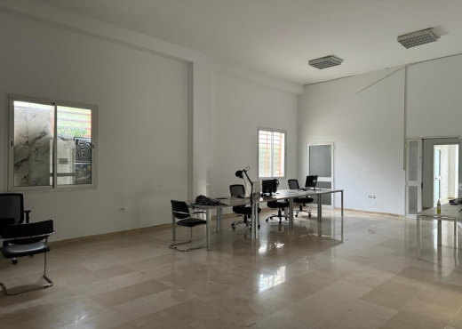 Bureau hs 230 m² au lac kram