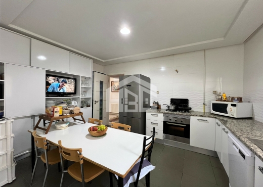 A Vendre S+3 de 149 m² à Ennasr 1