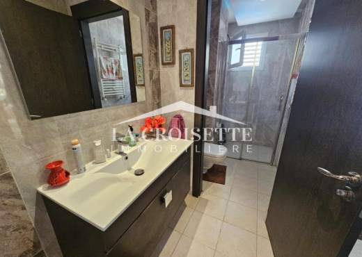 Villa S+5 avec piscine aux jardins de l'Aouina ZVL1694