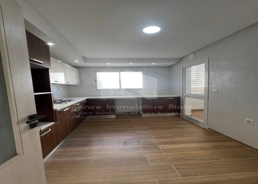 A VENDRE S+2 à Sahloul 4
