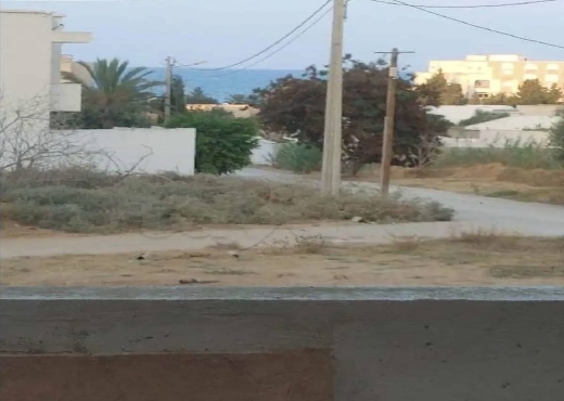 A VENDRE: Villa S+3 à Chott Mariem